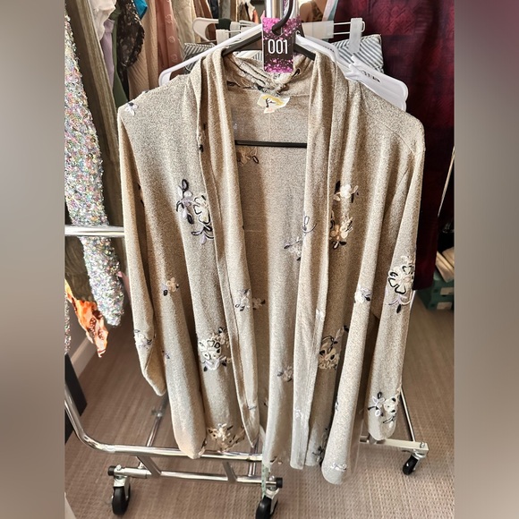 #1 Women's fig and flower Cardigan in 1X. - Picture 2 of 4